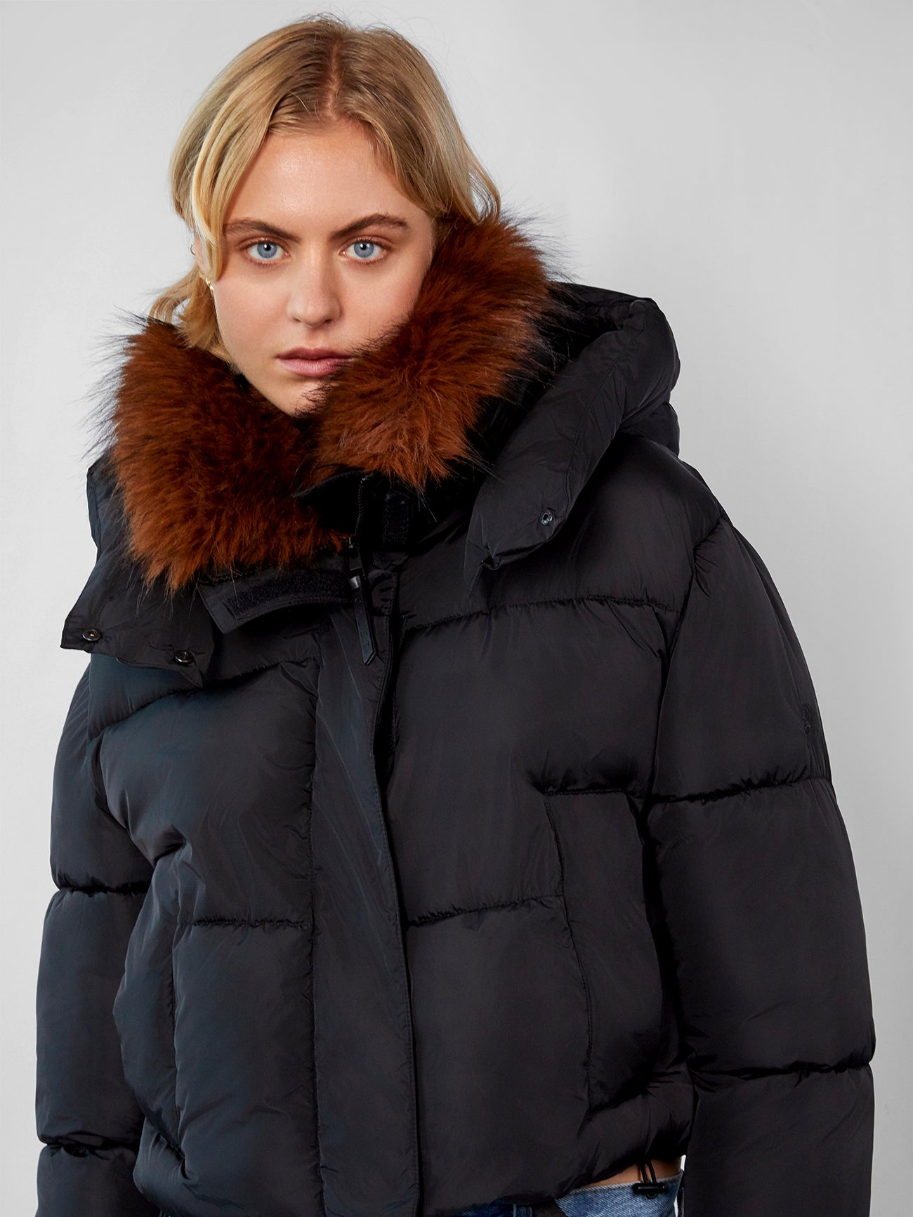 Hyde Short Puffer in Black